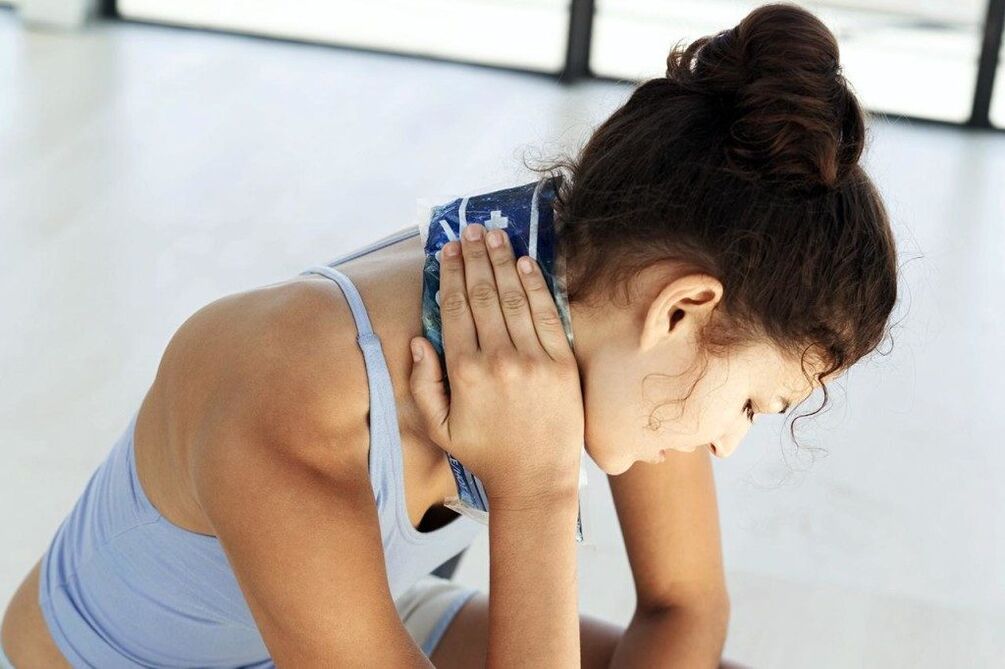Compress your neck to weaken the symptoms of osteochondrosis